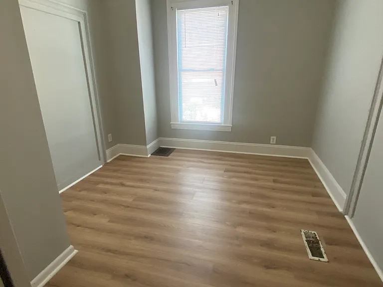 432 E Main St #438 — Photo 5