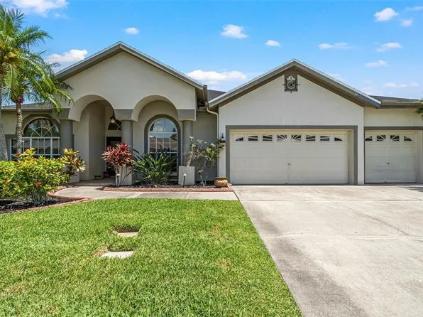 1418 Deerbourne Dr, Zephyrhills, FL 33543