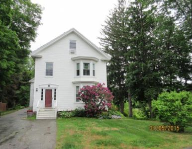 89 High St APT 4, Exeter, NH, 03833