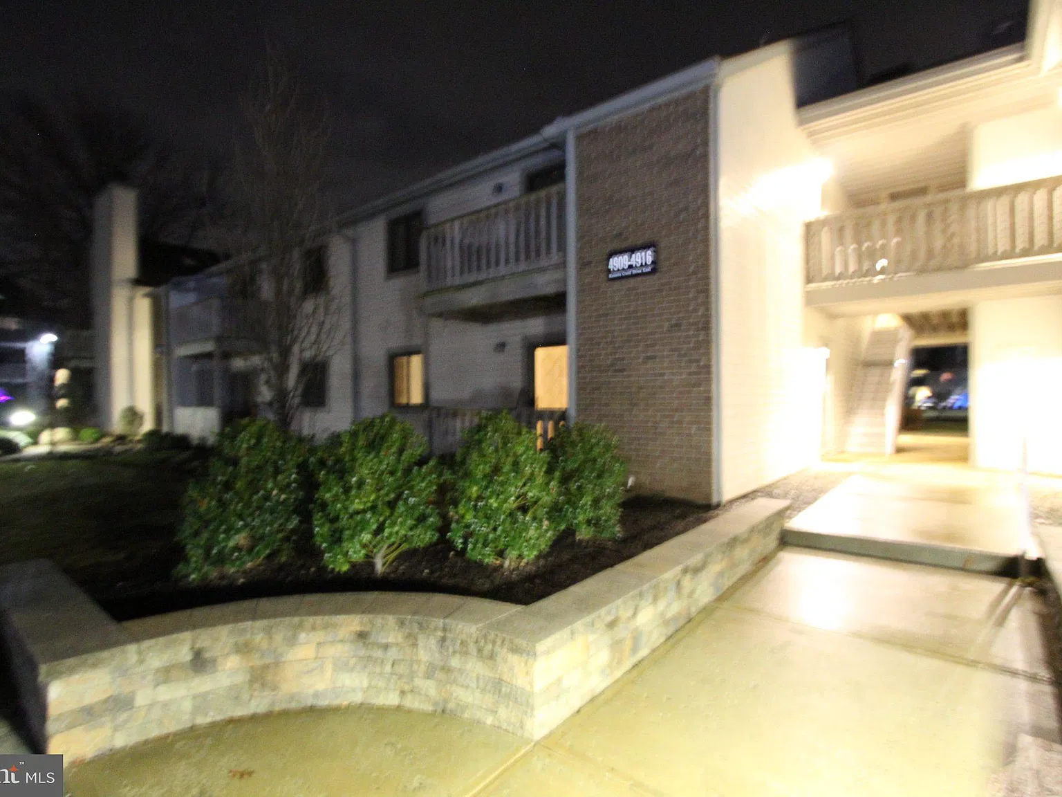 1 bed, 1.0 bath, 667 sqft, $1,800 — Photo 2