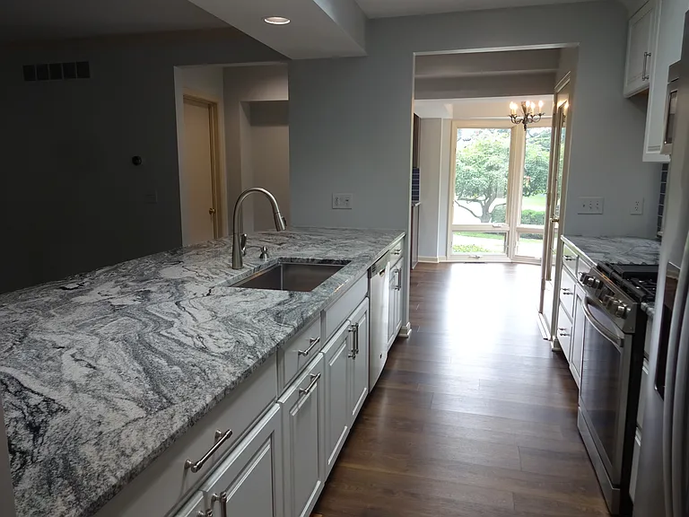 2646 Fair Oaks Ln — Photo 10