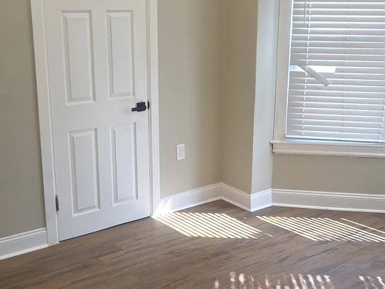 4925 Royal St #3 — Photo 17