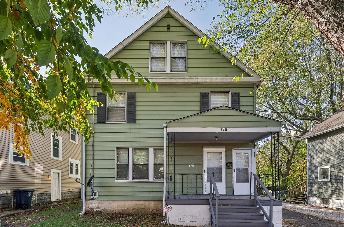 398 Margaret St — Photo 1