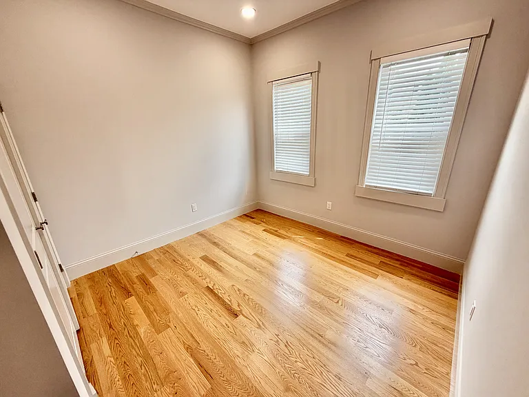 162 Salem St #1 — Photo 12