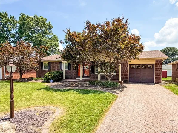 134 Ash St, Wood River, IL 62095