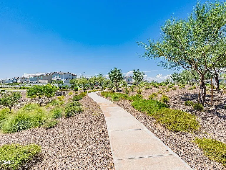 4864 E Village Dr — Photo 38