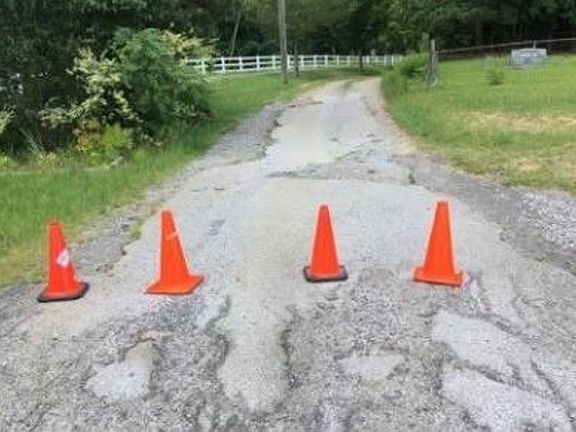 Exterior Neighborhood (street photo)