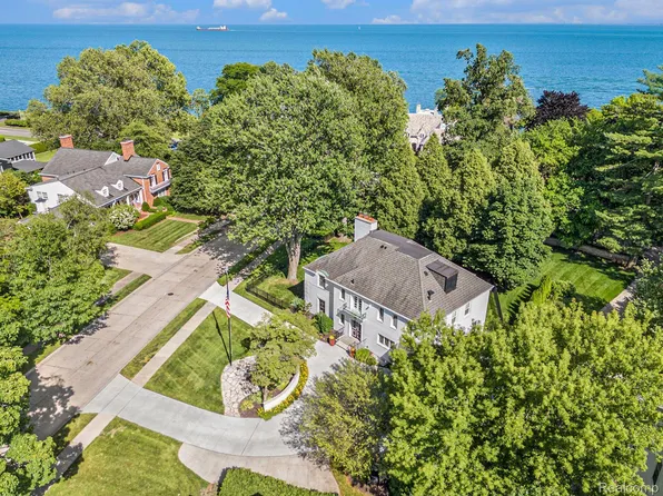 75 Lake Shore Rd, Grosse Pointe Farms, MI 48236