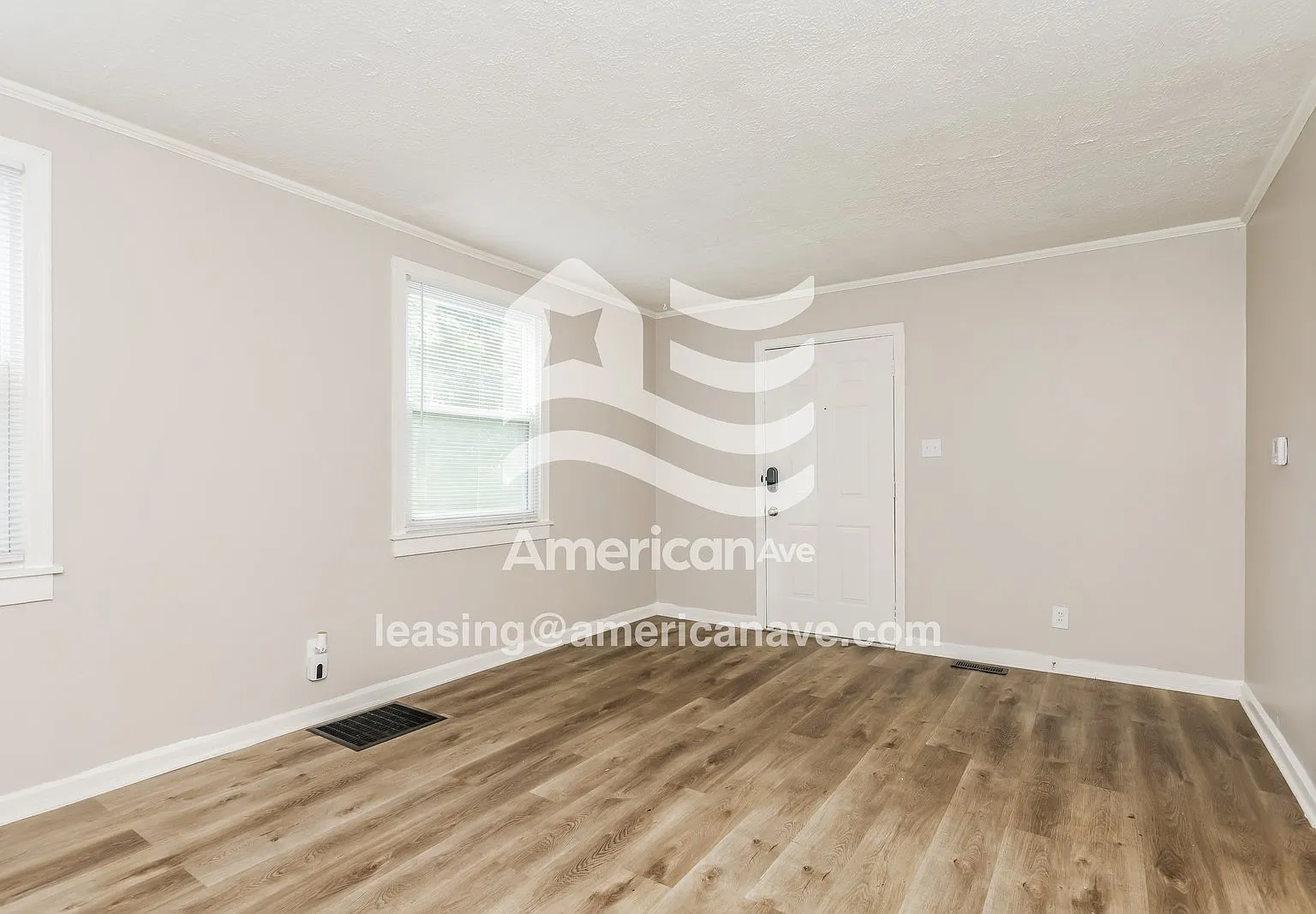 3 bed, 1.0 bath, 1015 sqft, $1,111 — Photo 4