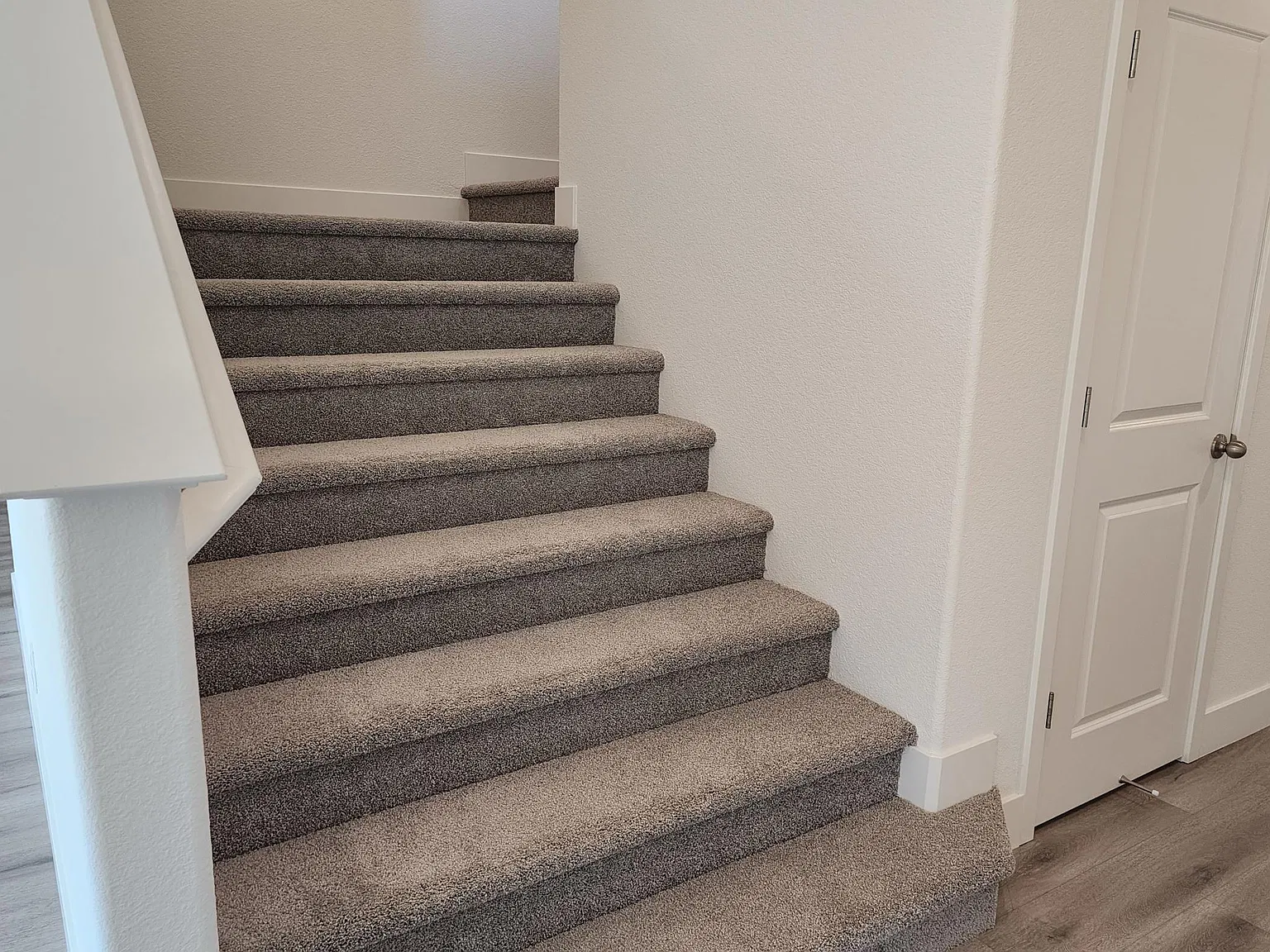 5 bed, 2537 sqft, $3,300 — Photo 3