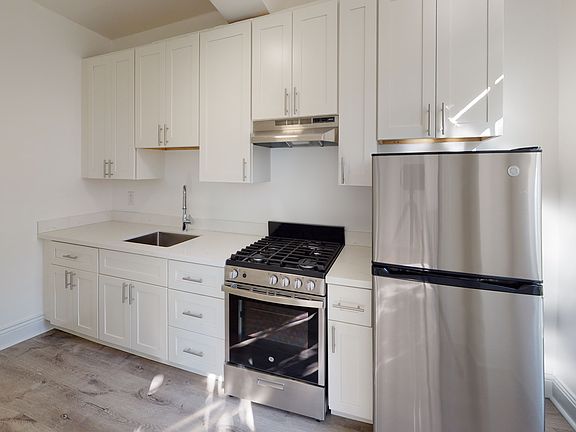 3rd image of 3270 21st St #204