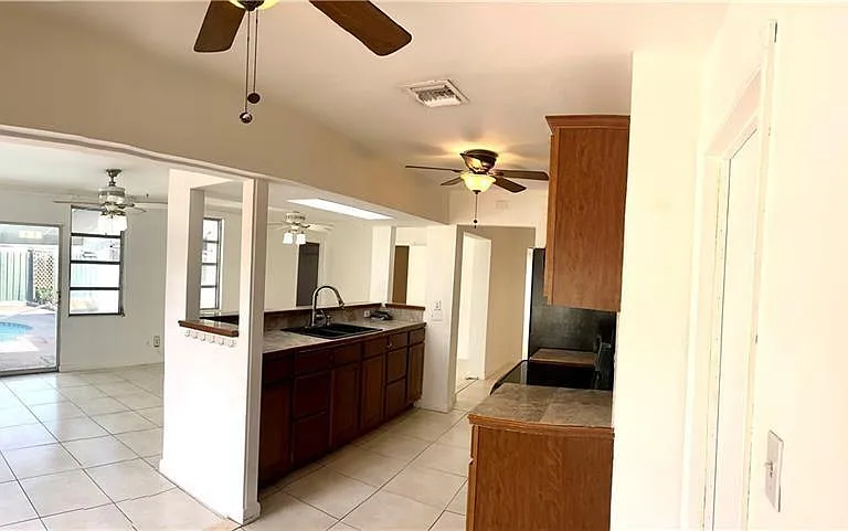 1650 NW 43rd St — Photo 11