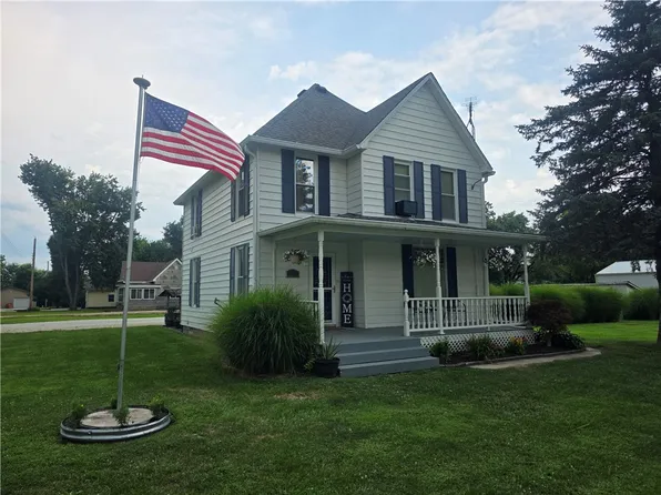 105 S Elizabeth St, Strasburg, IL 62465