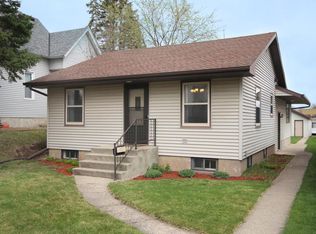 107 1st St SW, New Prague, MN 56071