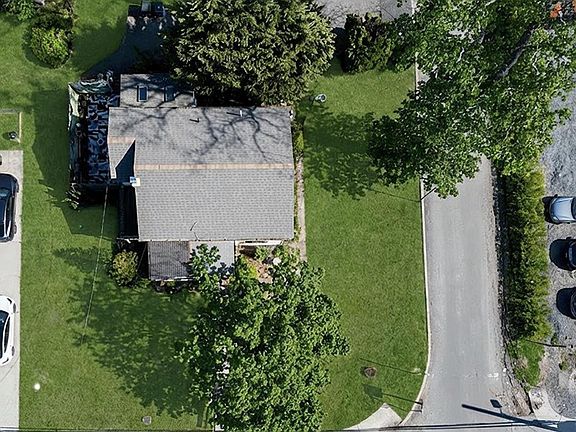 4th image of 659 Holmdel Road