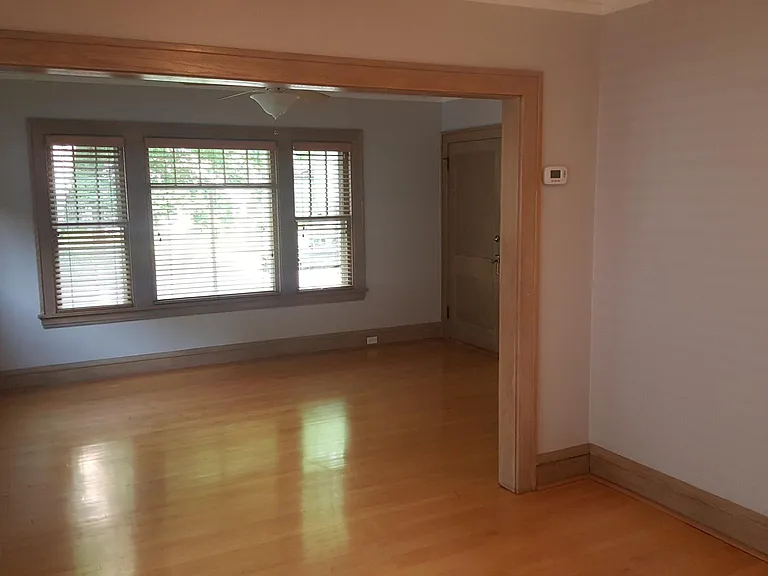 4409 Nokomis Ave — Photo 49