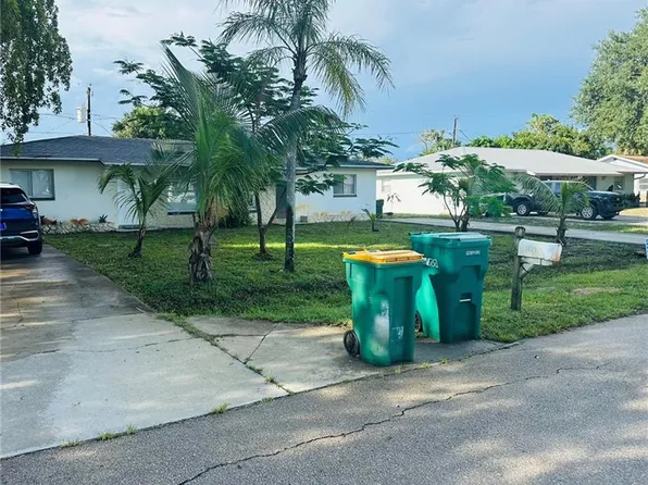 1171 S Alhambra Cir, Naples, FL 34103