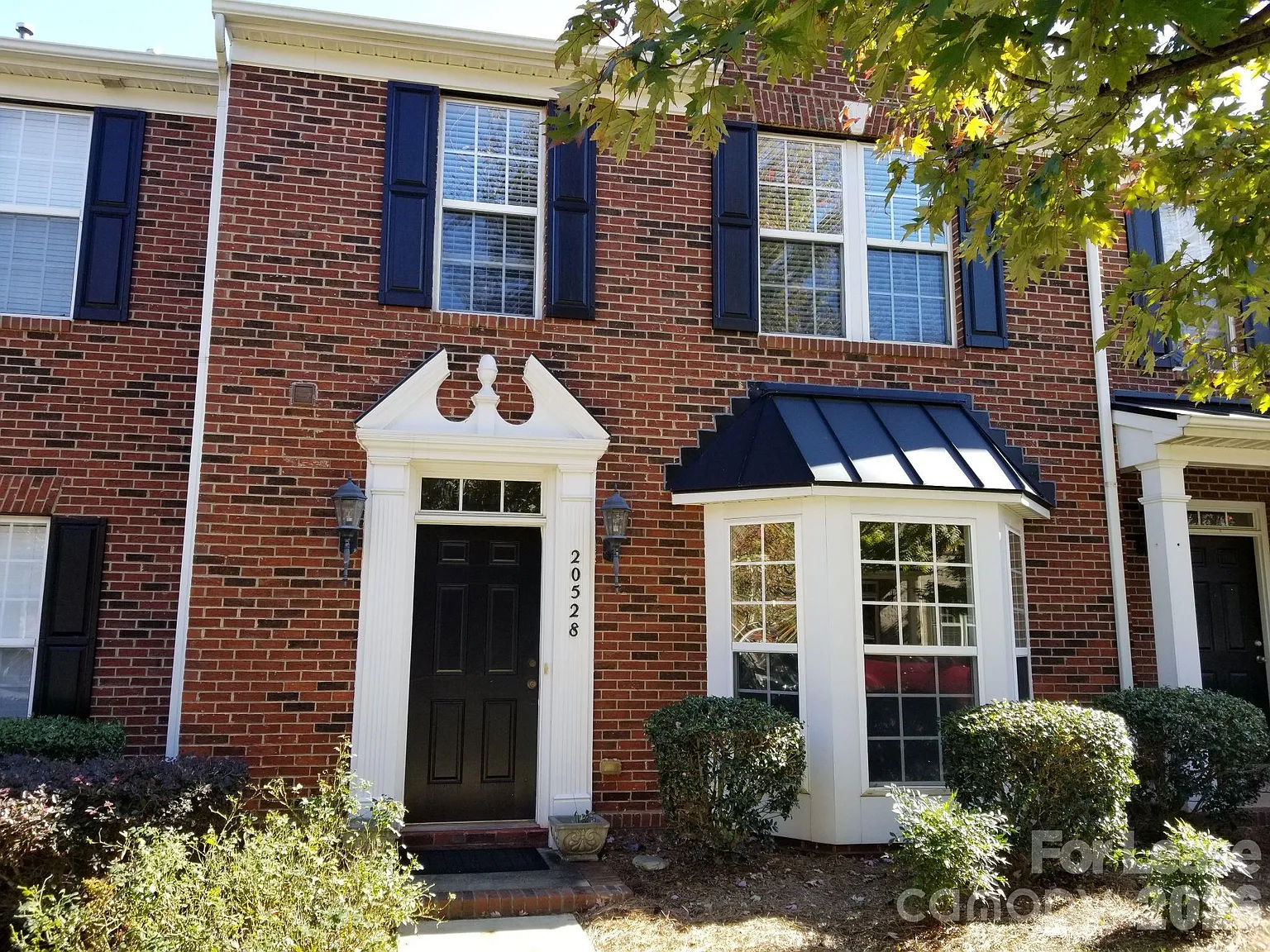3 bed, 2.5 bath, 1896 sqft, $2,450 — Photo 1