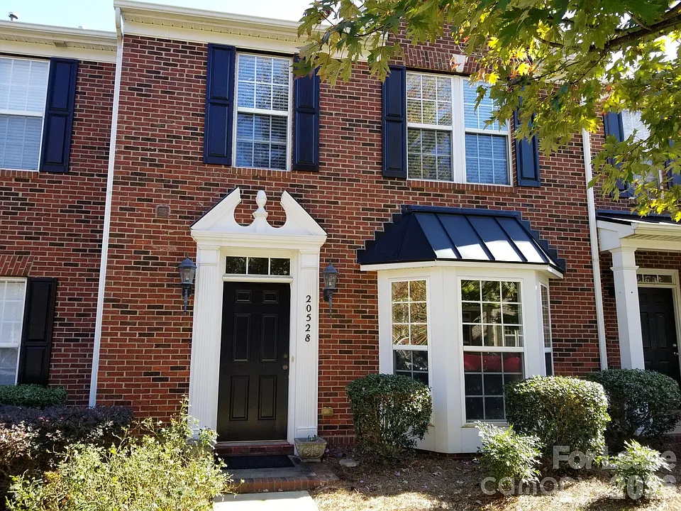 20528 Harbor View Dr