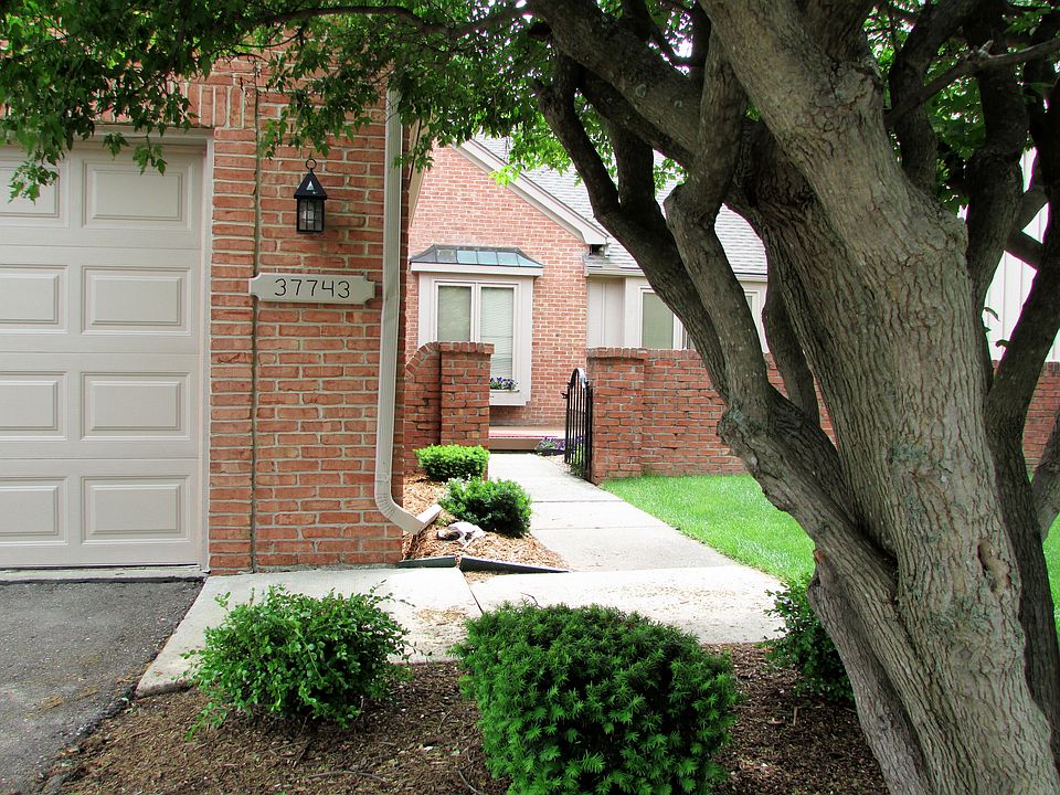 1st image of 37743 Amber Dr #1