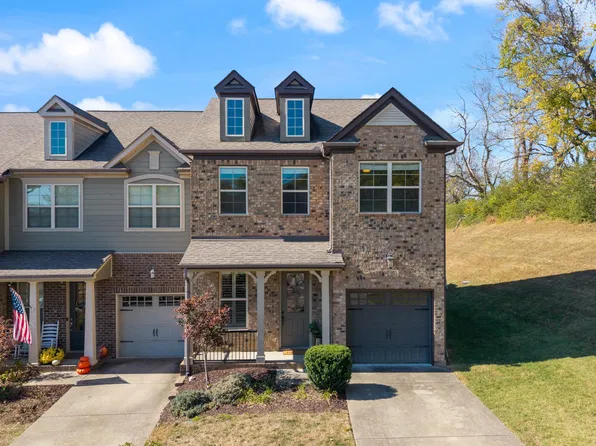 1511 Channing Dr, Thompsons Station, TN 37179