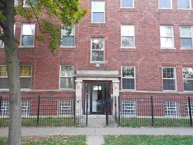 1st image of 3549 W Ainslie St #1