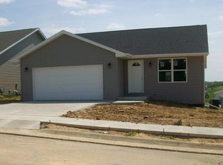7802 S West Brk, Dubuque, IA 52002
