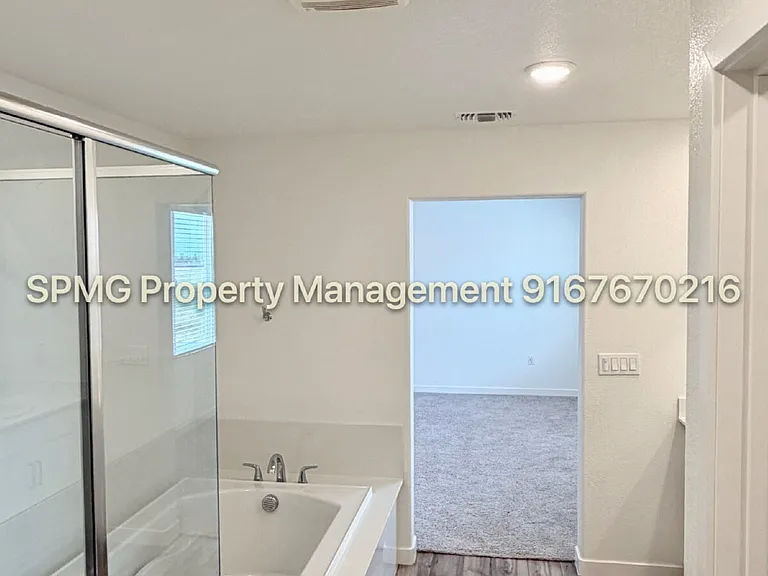 1910 Brunel St — Photo 29
