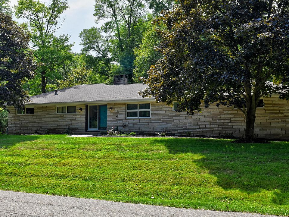 1st image of 815 Golden Dr