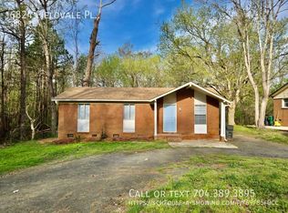 6824 Fieldvale Pl, Charlotte, NC 28217