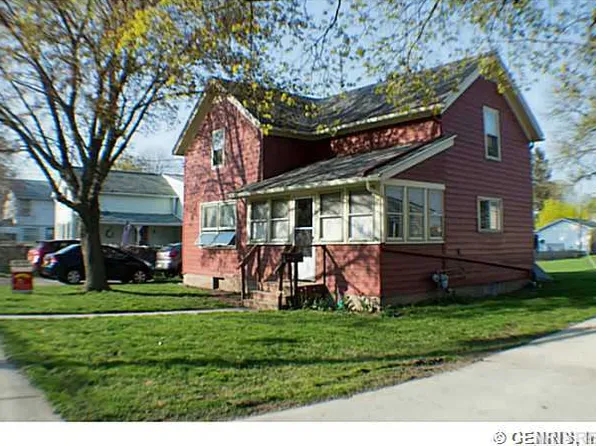 102 N Main St, Mount Morris, NY 14510