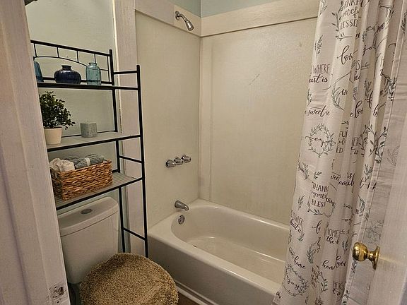 4th image of 610 Putters Ln APT 210