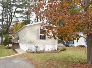 10 Fairview Dr, Lisbon, ME 04250