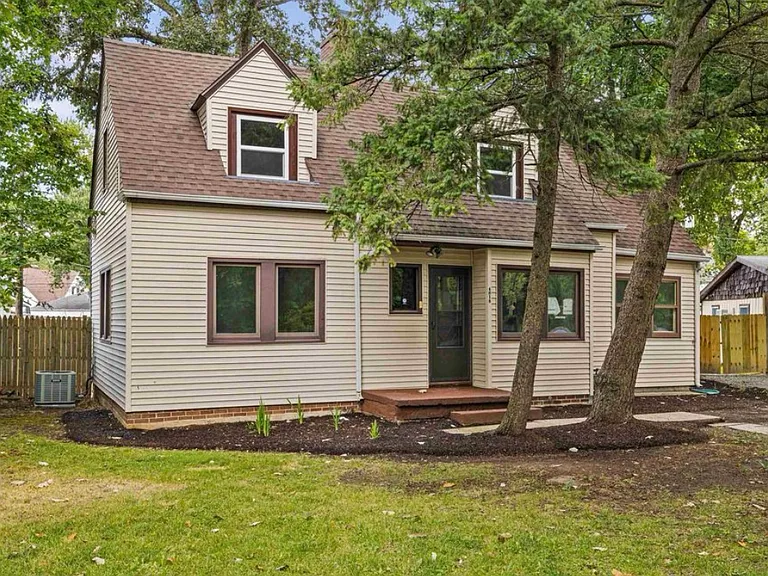 4818 W Jefferson Blvd — Photo 3