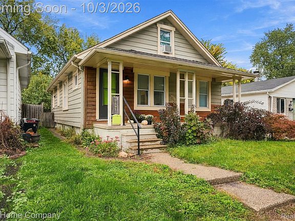 2nd image of 1493 Browning St