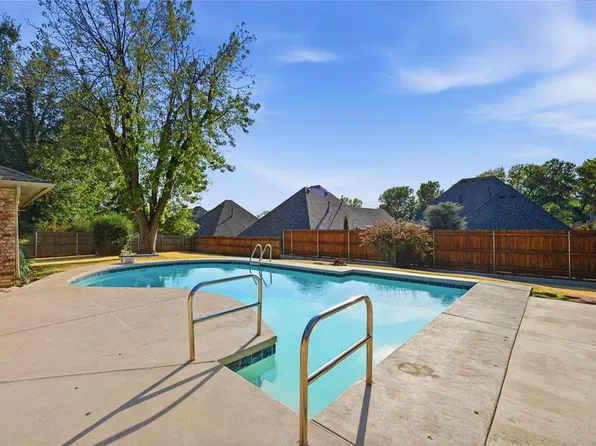 3401 S Choctaw Dr, Edmond, OK 73013