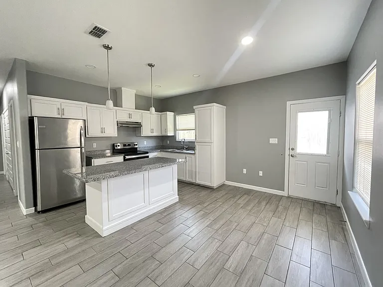 3416 Sahara Dr #3 — Photo 10