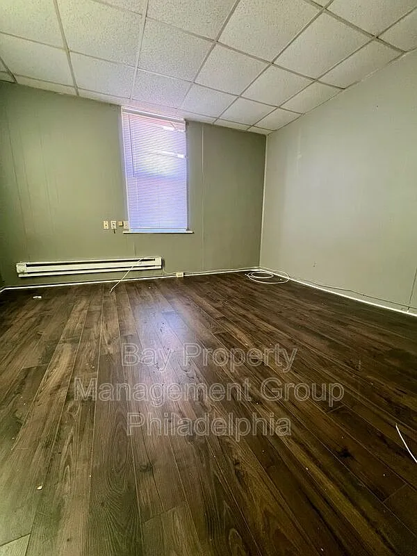 2 bed, 1.0 bath, 1100 sqft, $1,150 — Photo 2