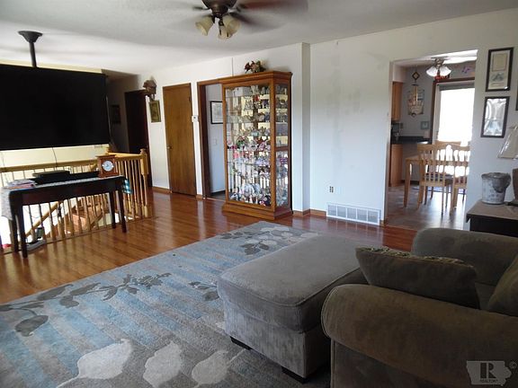 3rd image of 2730 Monarch Dr