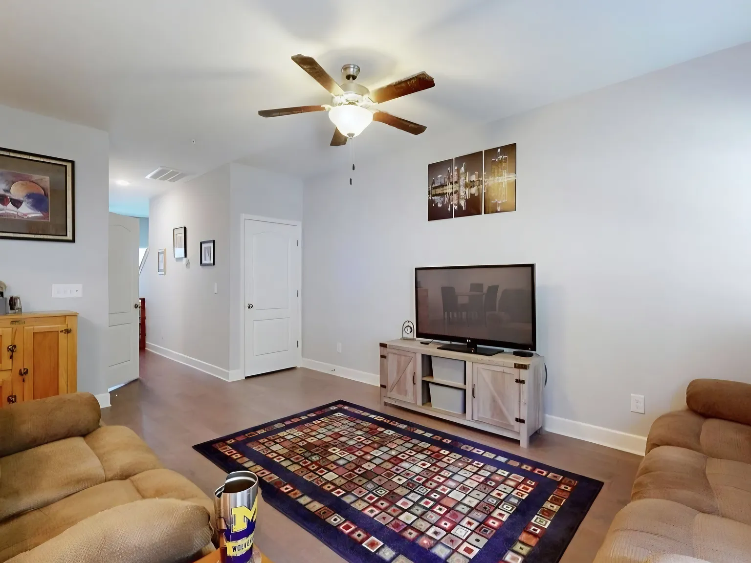 2 bed, 1379 sqft, $1,900 — Photo 2