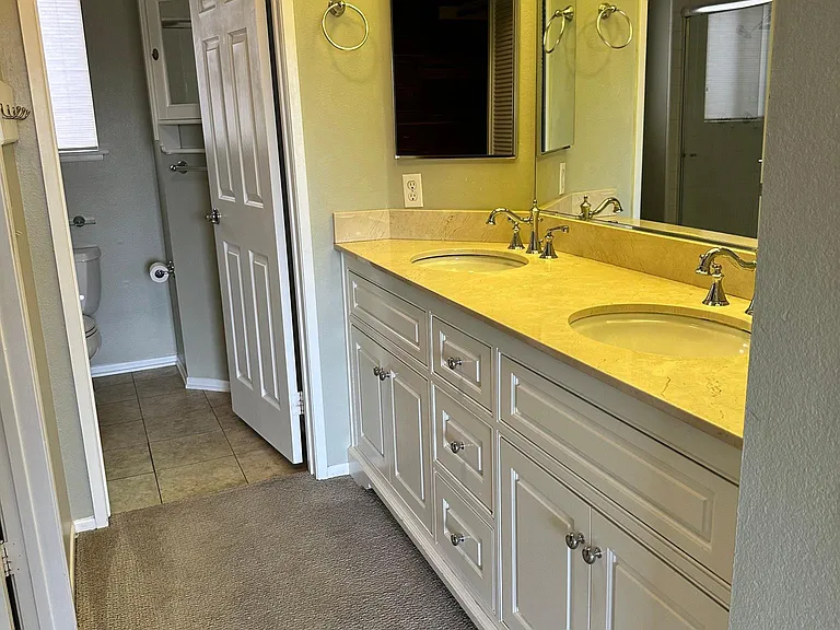 402 Country Club Dr #B — Photo 12
