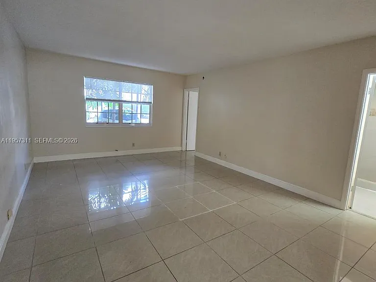 2424 SE 17th Cswy #110B — Photo 5