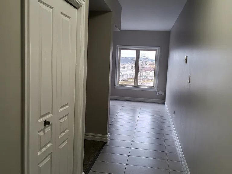 40 Flanders Ct — Photo 3