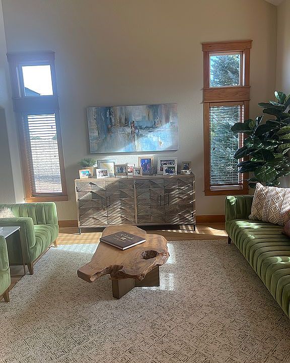 1st image of 630 N Pines Trl