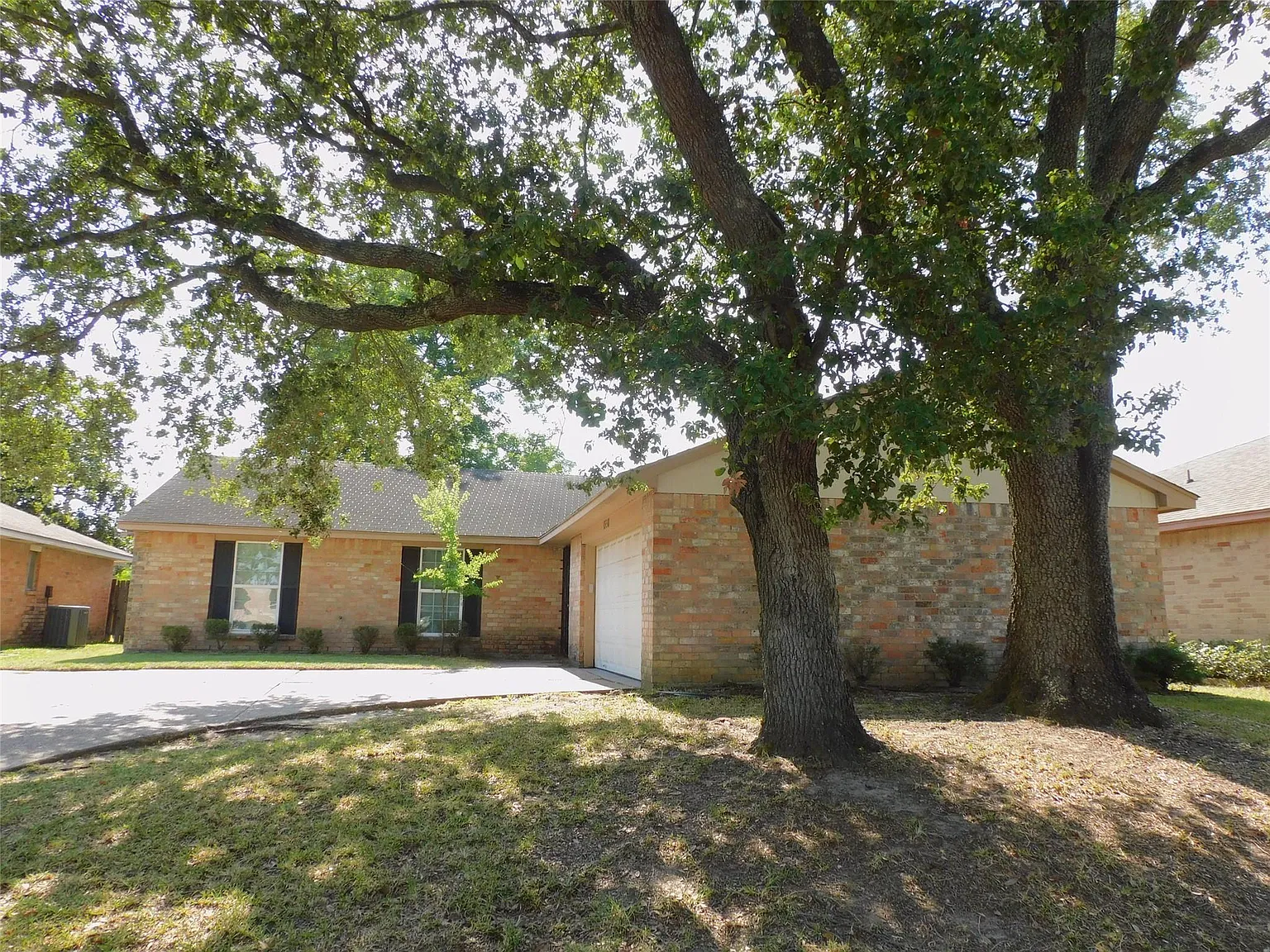 3 bed, 2.0 bath, 1664 sqft, $1,850 — Photo 1