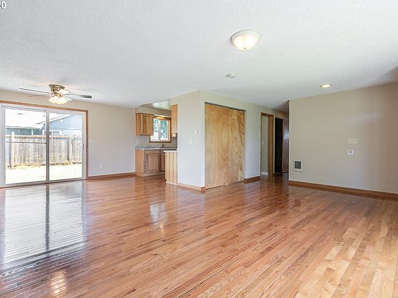4th image of 764 NE 21st Ave