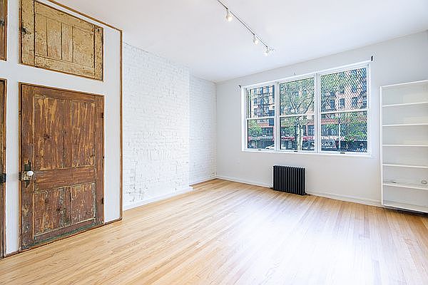 1st image of 155 Allen St #1