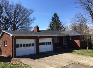 202 E Elizabeth St, New Castle, PA 16105