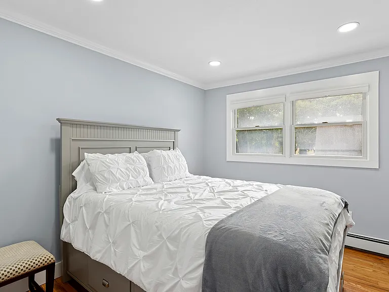 48 Fanning Ave — Photo 16