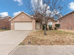 620 Swift Current Dr, Crowley, TX 76036